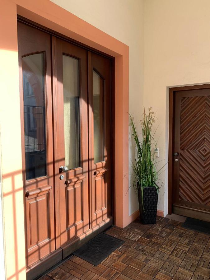 Ferienwohnungen Im Osteiner Hof Mainz Exterior foto